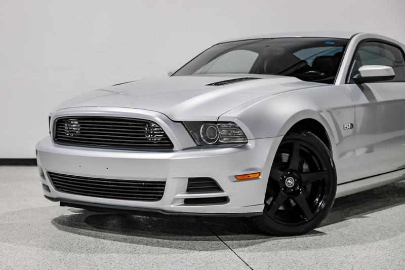 2013 Ford Mustang GT Premium Coupe 2D 10