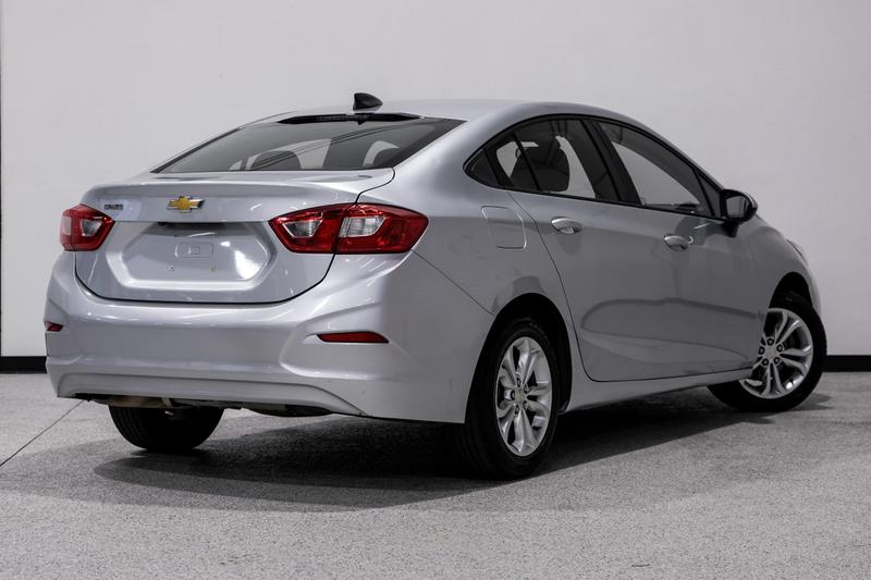 2017 Chevrolet Cruze LS Sedan 4D 6