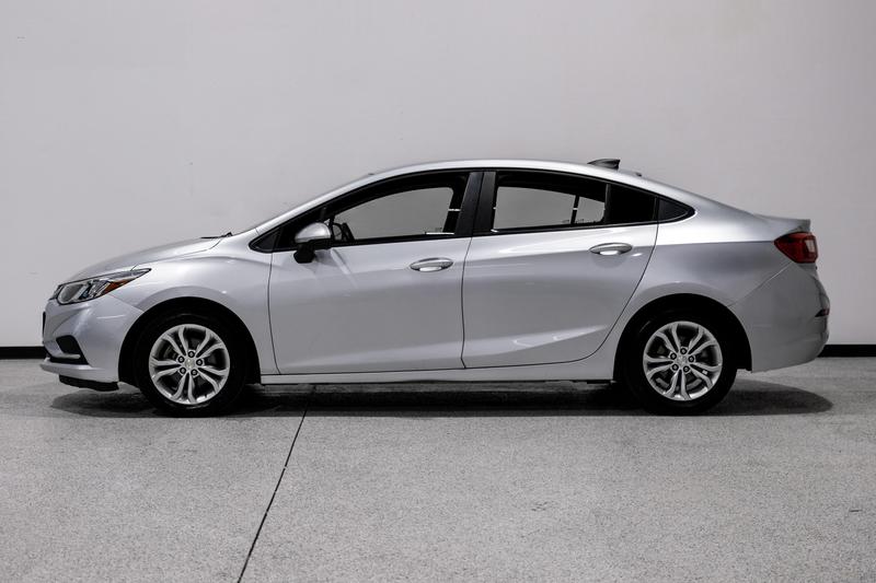 2017 Chevrolet Cruze LS Sedan 4D 9