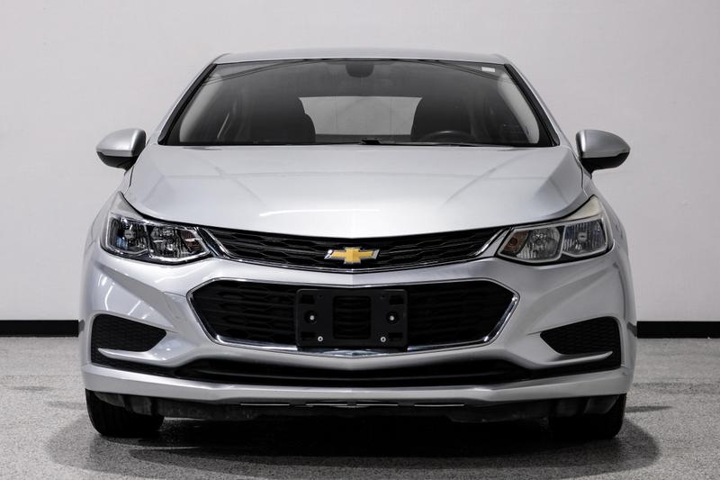 2017 Chevrolet Cruze LS Sedan 4D 3