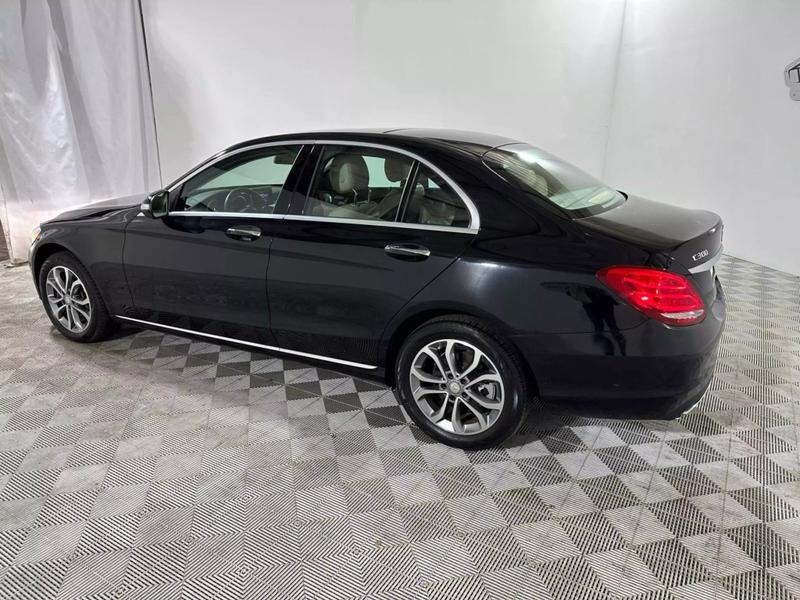 2015 Mercedes-Benz C-Class C 300 4MATIC Sedan 4D 6