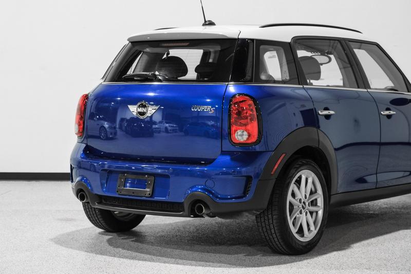 2015 MINI Countryman Cooper S Hatchback 4D 12