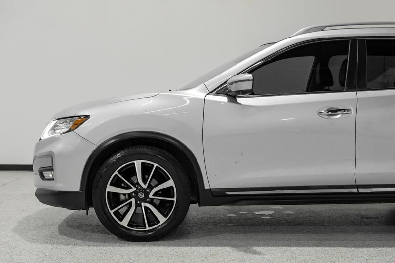 2019 Nissan Rogue SL Sport Utility 4D 14