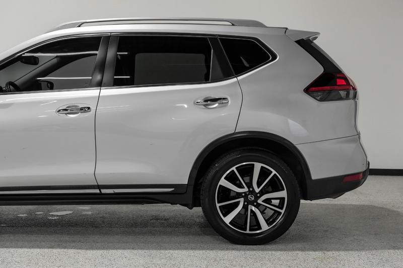 2019 Nissan Rogue SL Sport Utility 4D 15