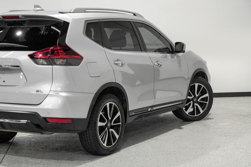 2019 Nissan Rogue SL Sport Utility 4D 13