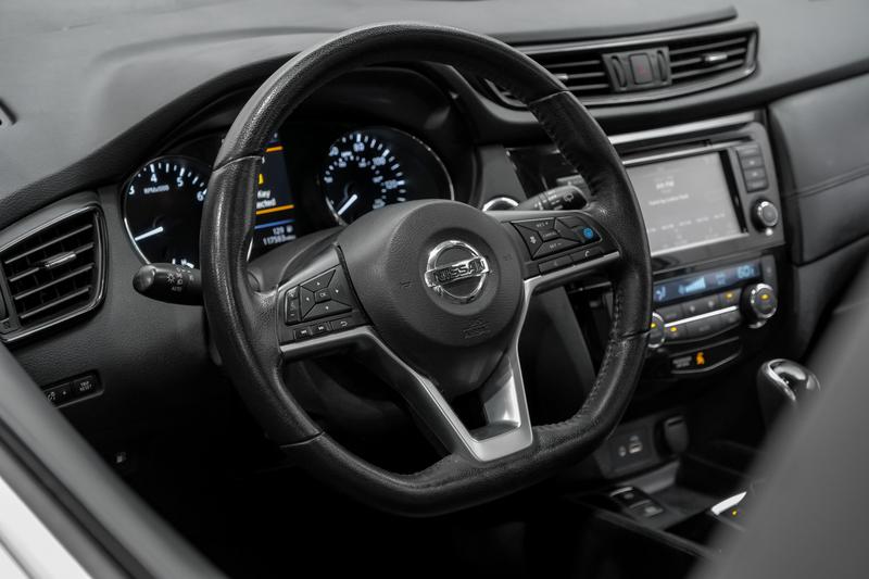 2019 Nissan Rogue SL Sport Utility 4D 23