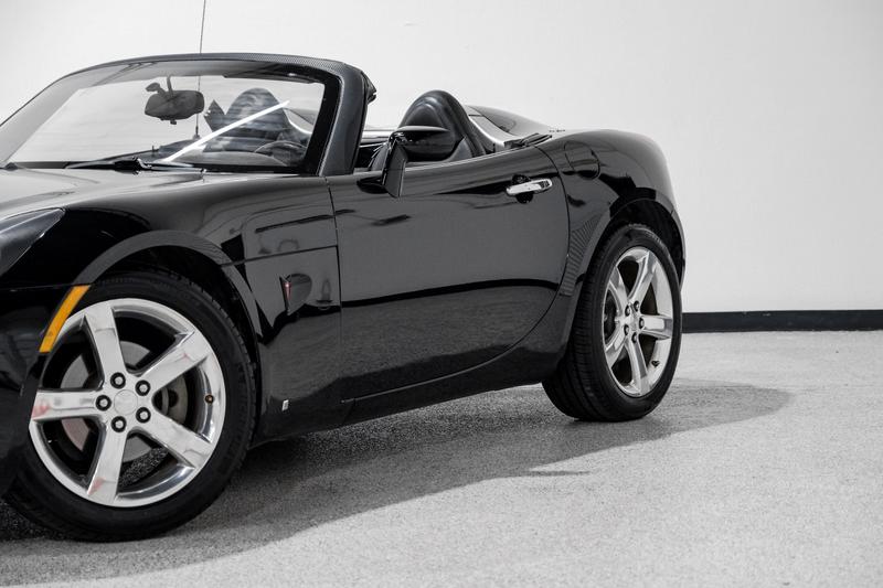 2008 Pontiac Solstice GXP Convertible 2D 12