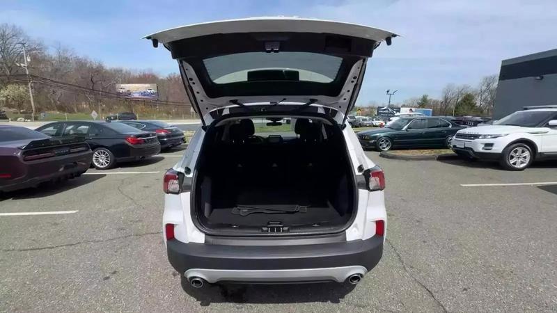 2020 Ford Escape SE Sport SUV 4D 30