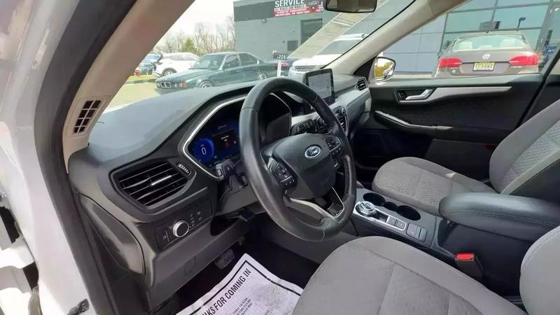 2020 Ford Escape SE Sport SUV 4D 43