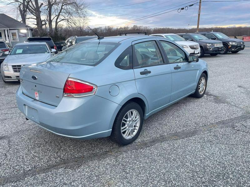 2009 Ford Focus SE Sedan 4D 5