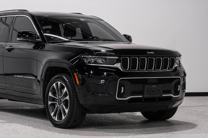 2022 Jeep Grand Cherokee L Overland Sport Utility 4D 13