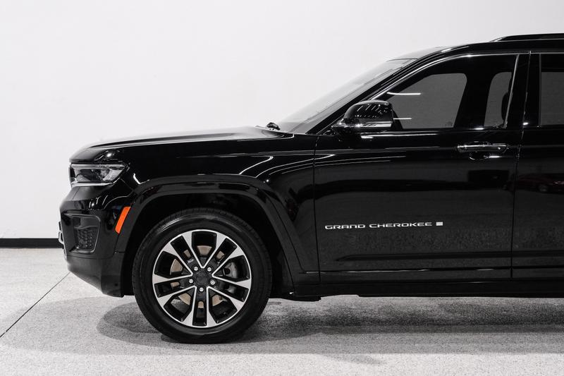 2022 Jeep Grand Cherokee L Overland Sport Utility 4D 16