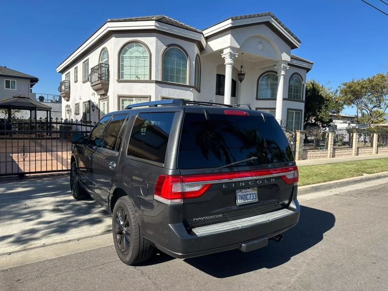 2015 Lincoln Navigator Base