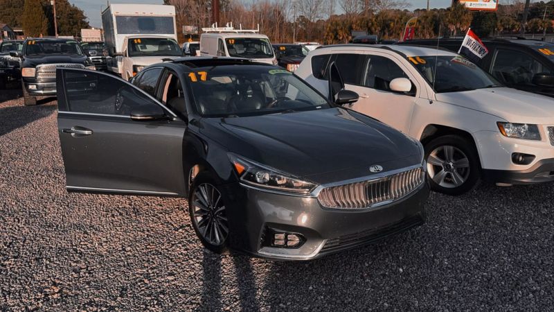 2017 Kia Cadenza Technology