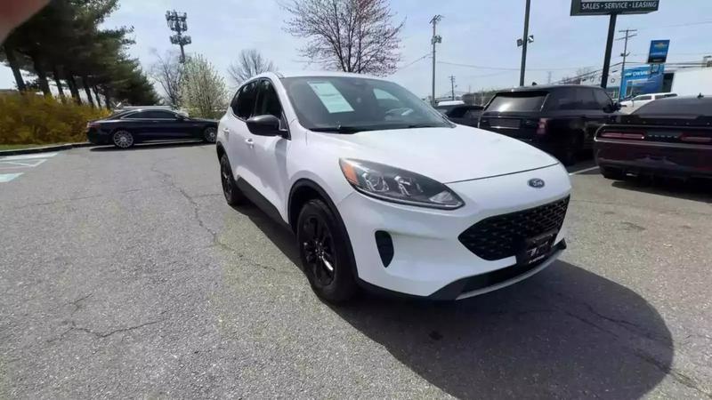 2020 Ford Escape SE Sport SUV 4D 20