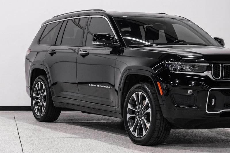 2022 Jeep Grand Cherokee L Overland Sport Utility 4D 12