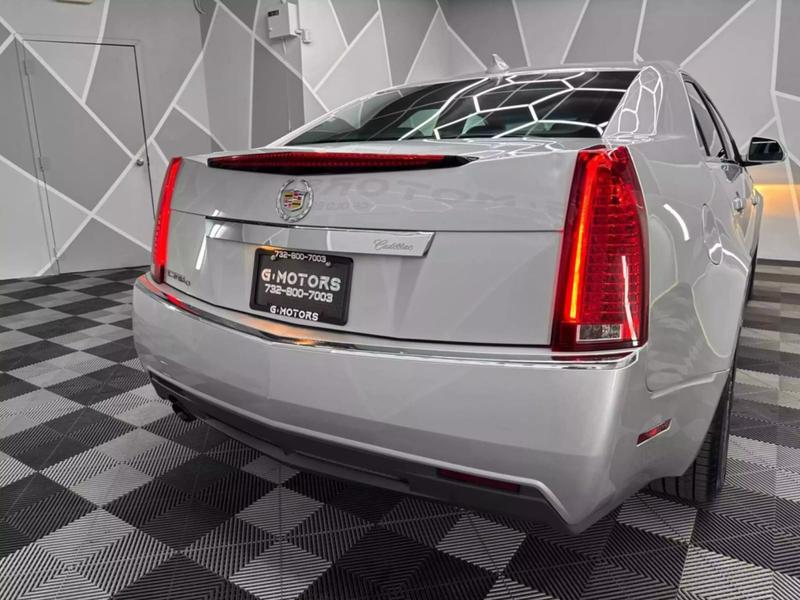 2011 Cadillac CTS Sedan 4D 8