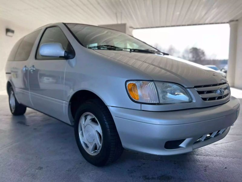 2002 Toyota Sienna LE