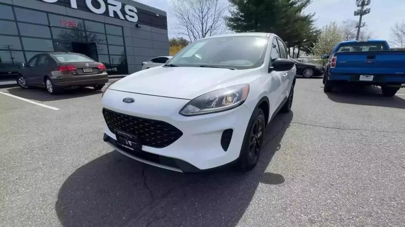 2020 Ford Escape SE Sport SUV 4D 24