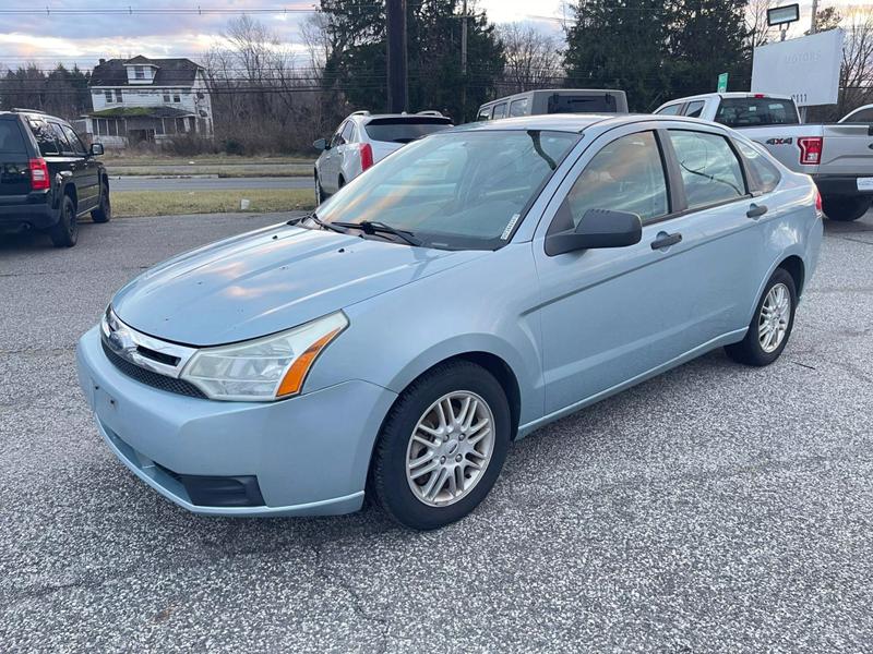 2009 Ford Focus SE Sedan 4D 9