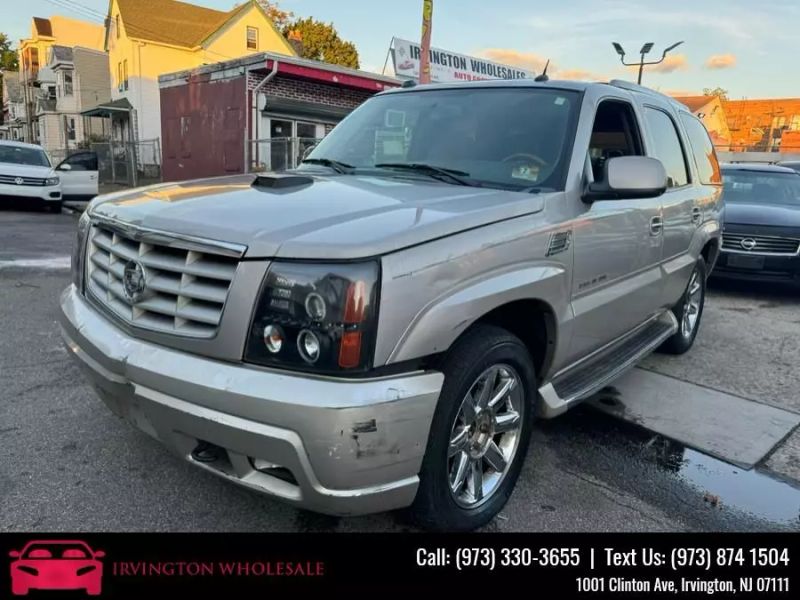 2004 Cadillac Escalade Base
