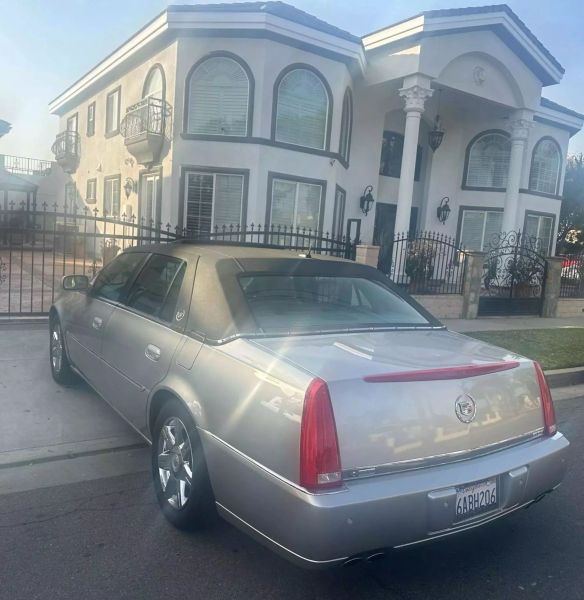 2007 Cadillac DTS Base