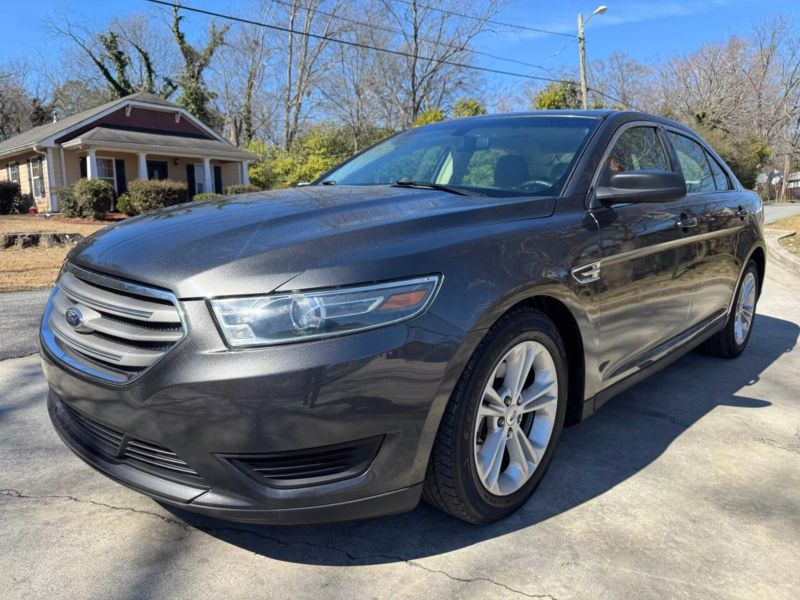 2017 Ford Taurus SE