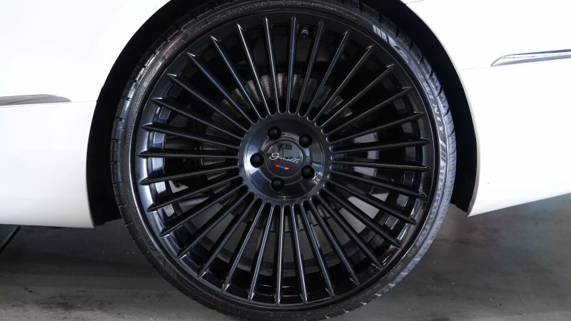 https://imagesdl.dealercenter.net/800/600/202502-5768ec0050414a62ba667e691bd2b283.jpg