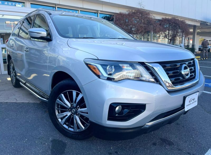 2019 Nissan Pathfinder SV