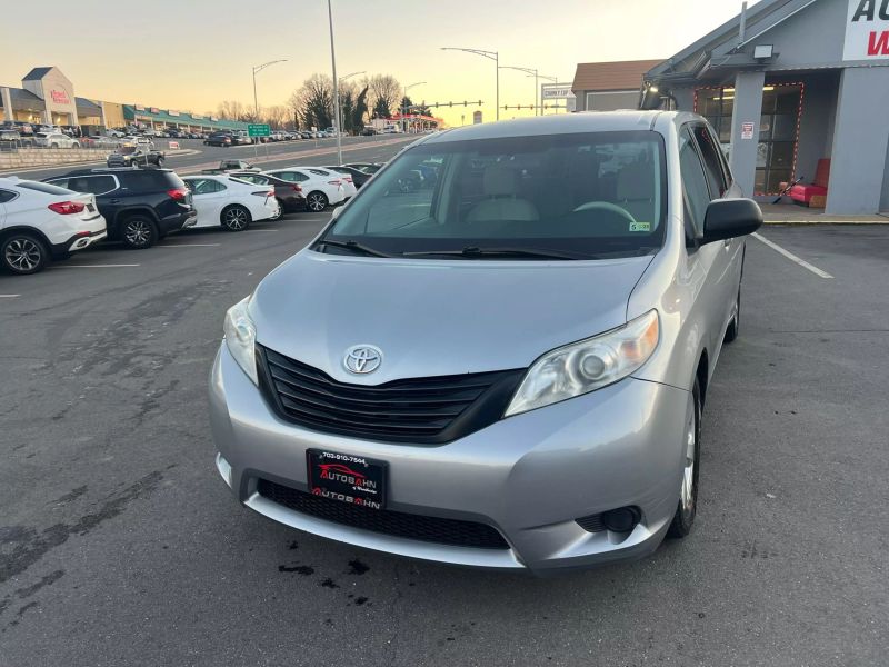 2013 Toyota Sienna L 7-Passenger