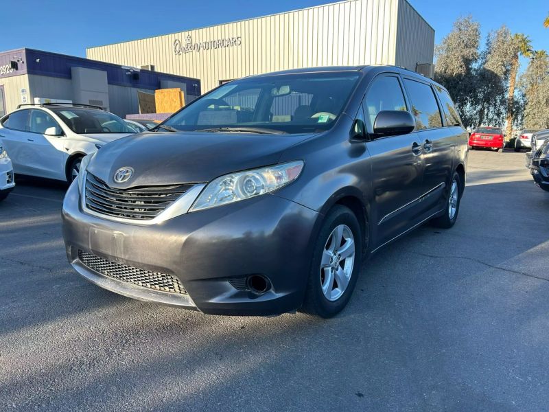 2012 Toyota Sienna LE