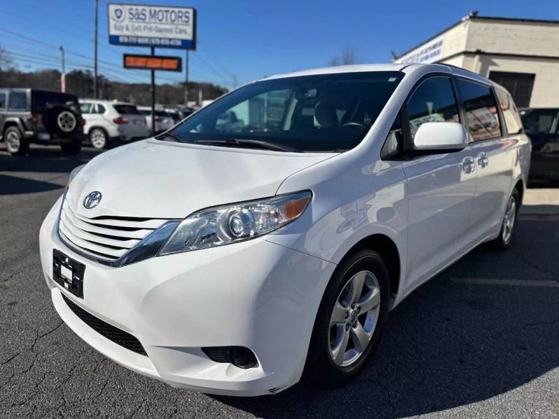 2016 Toyota Sienna LE
