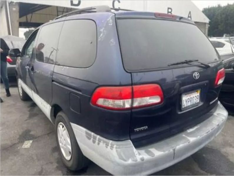 2003 Toyota Sienna CE