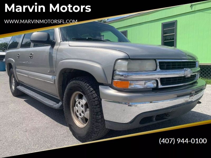 2000 Chevrolet Suburban Base
