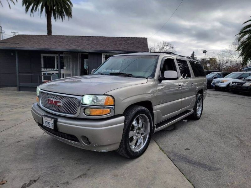 2002 GMC Yukon XL Denali