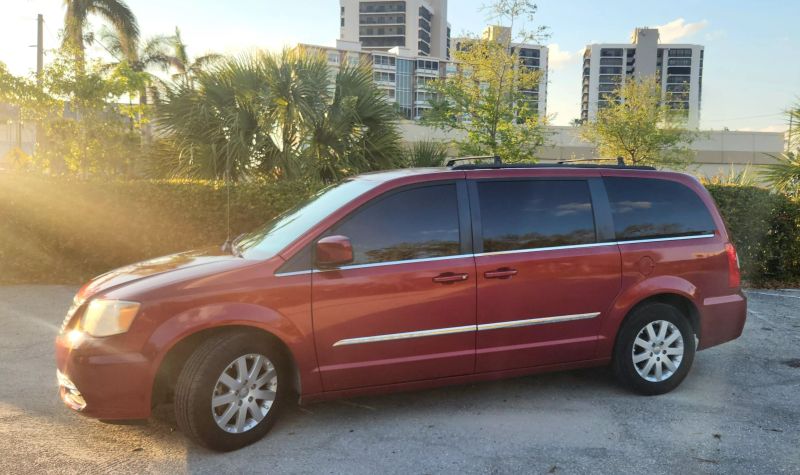 2014 Chrysler Town and Country Touring