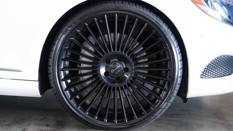 https://imagesdl.dealercenter.net/800/600/202502-d638ca9de65241b89d23099d741cb5dc.jpg