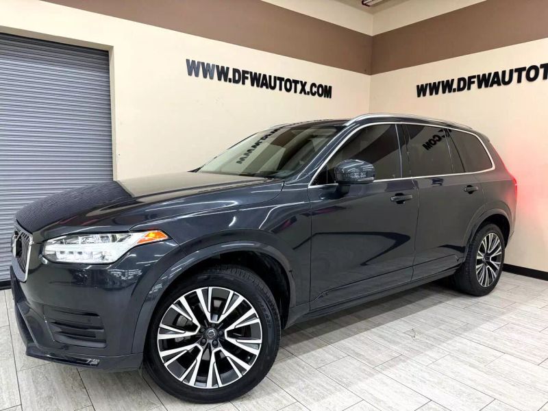2021 Volvo XC90 T6 Momentum 7-Passenger