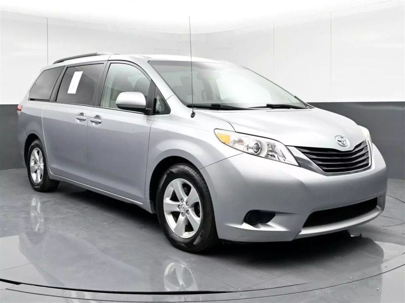 2014 Toyota Sienna LE