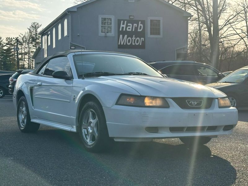 2003 Ford Mustang Deluxe
