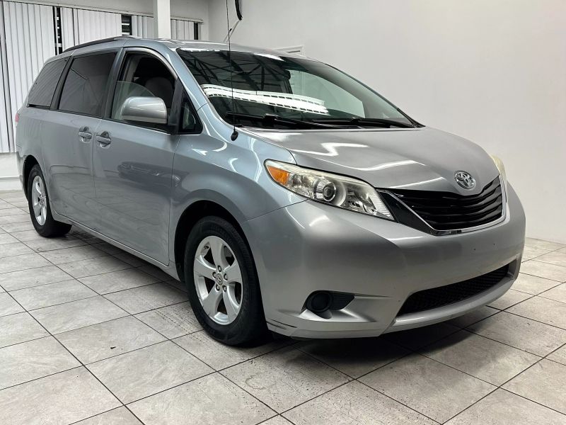 2012 Toyota Sienna LE