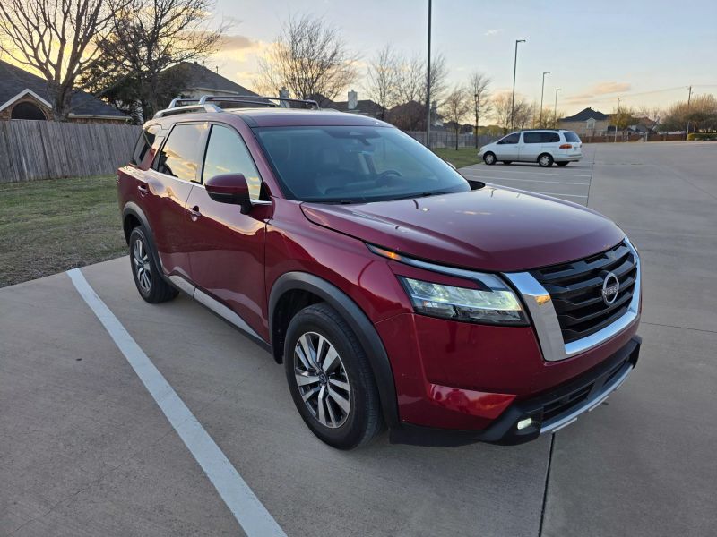 2023 Nissan Pathfinder SL