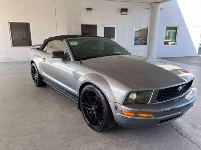 2007 Ford Mustang Deluxe