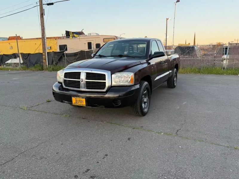 2005 Dodge Dakota ST