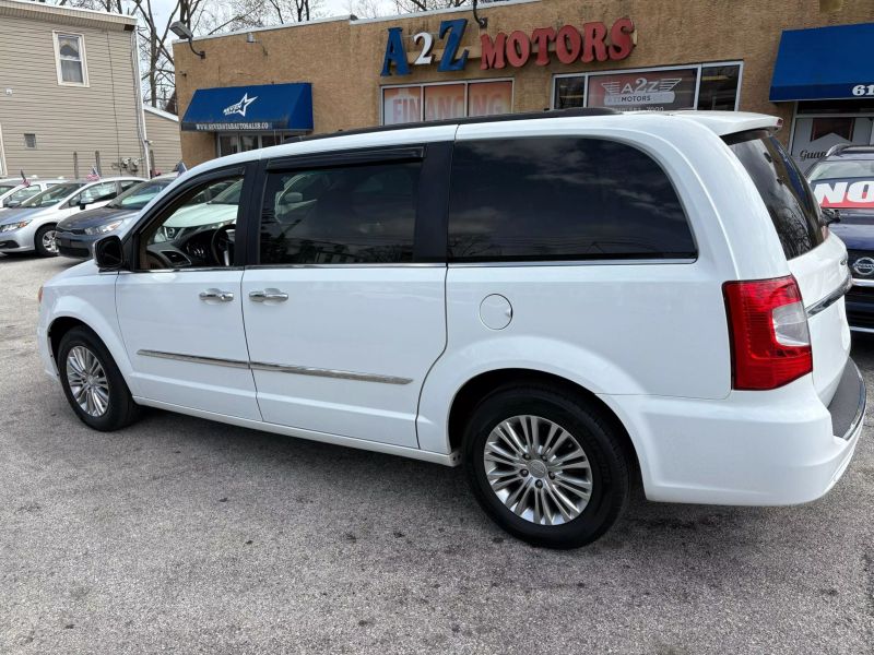 2015 Chrysler Town and Country Touring-L