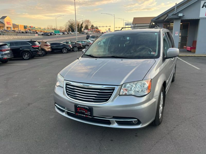 2013 Chrysler Town and Country Touring