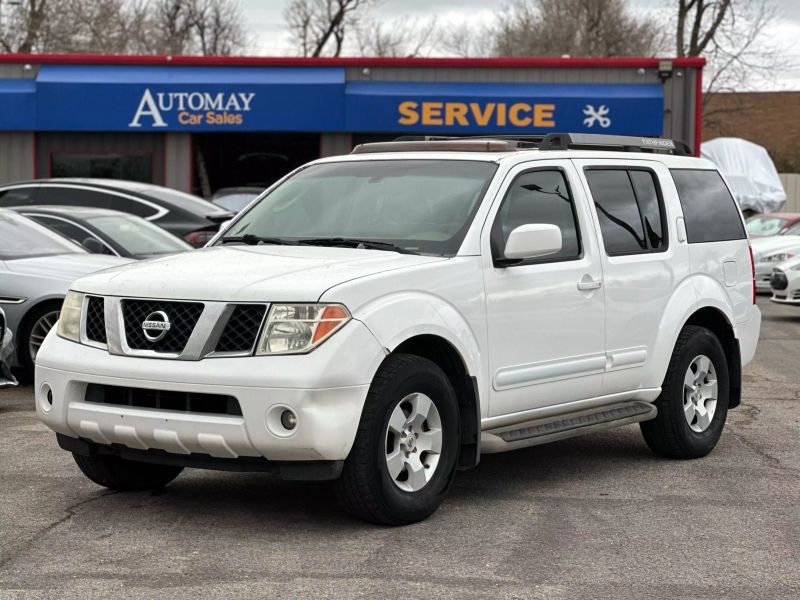 2005 Nissan Pathfinder XE