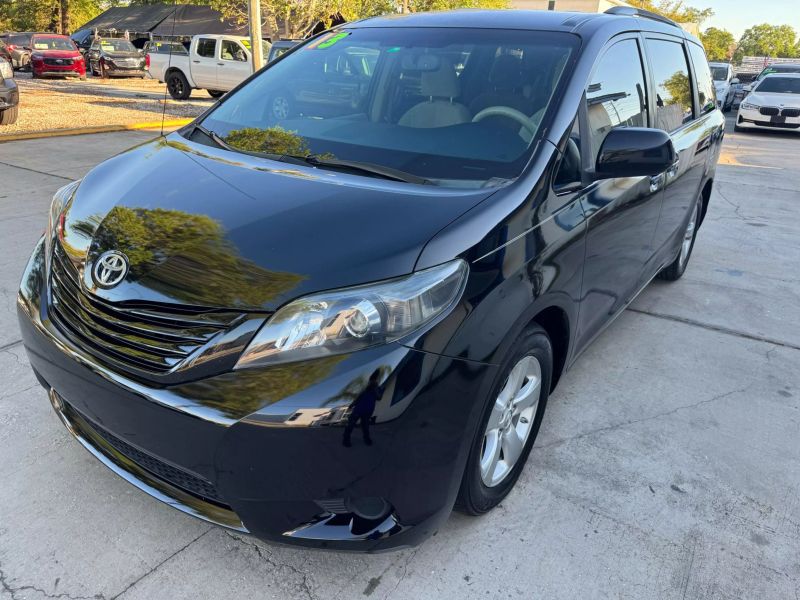 2013 Toyota Sienna LE
