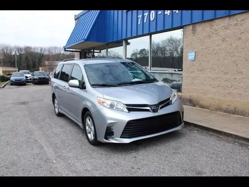 2020 Toyota Sienna LE