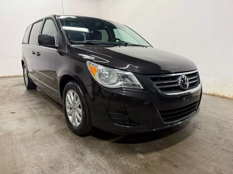 2012 Volkswagen Routan SE